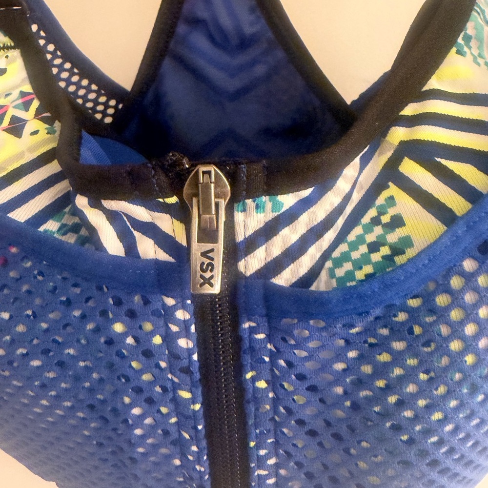 Victoria's Secret Blue Mesh Front-Zip Sports Bra with Patterned Lining - Picture 2 of 5
